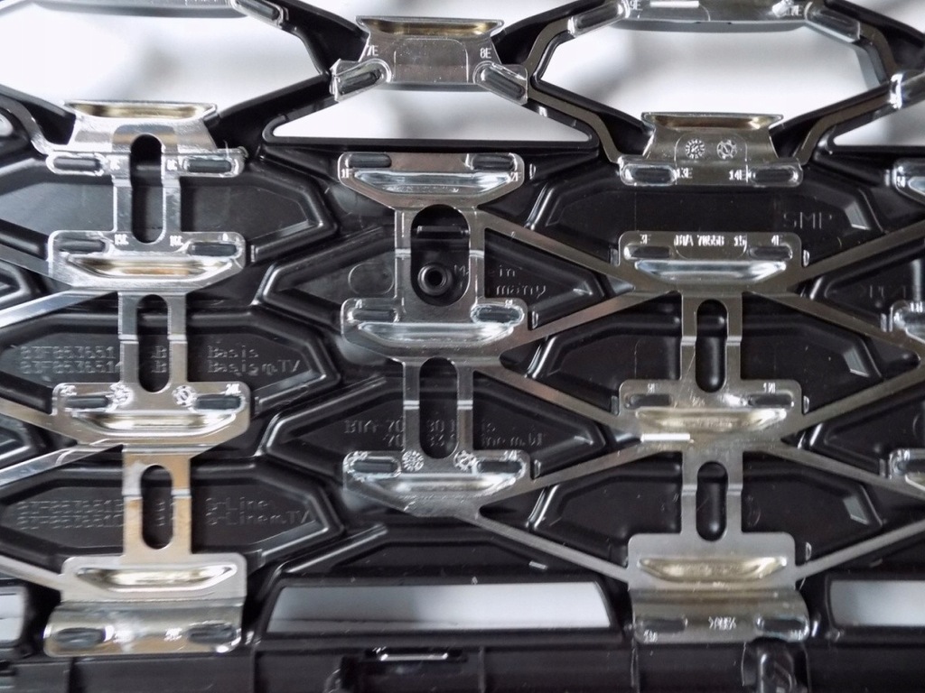 фото №10, Audi q3 83f s-line решётка радиатора / решётка радиатора 10524