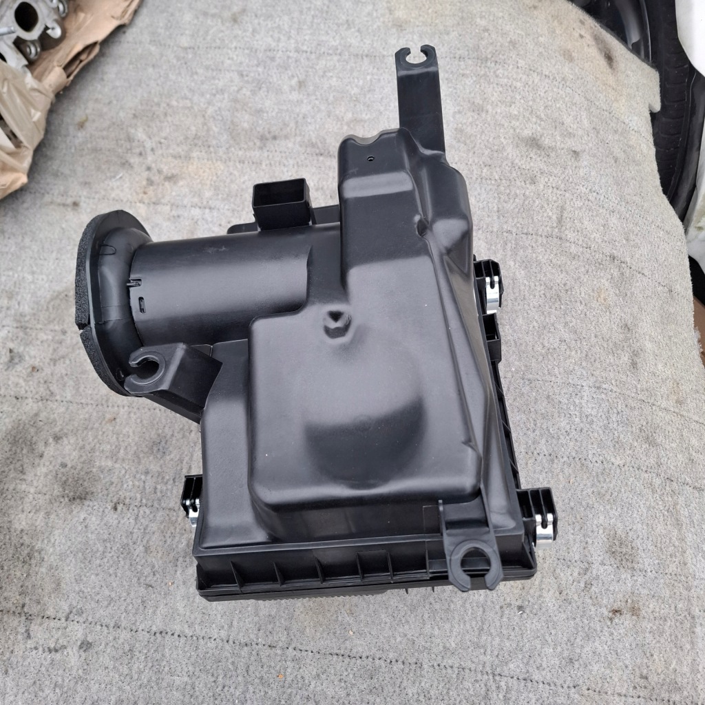 фото №8, Rezenator фильтра воздуха toyota hilux 2016-2024 17700-0l350 17700-0l360