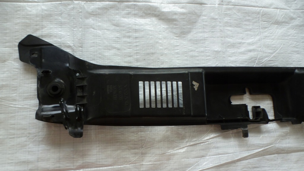 Volvo v50 защита поперечина верхнего перед 30716338 в Украине