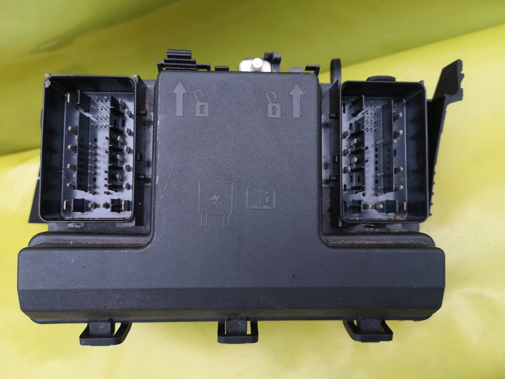 фото №1, Ford mondeo mk5 14- коробка корпус запобіжників
