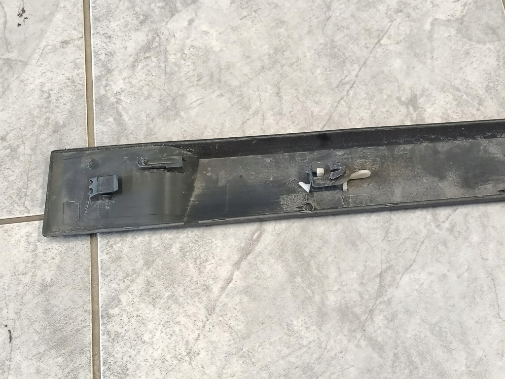 фото №4, Молдинг дверь правый задняя renault scenic ii 8200136736