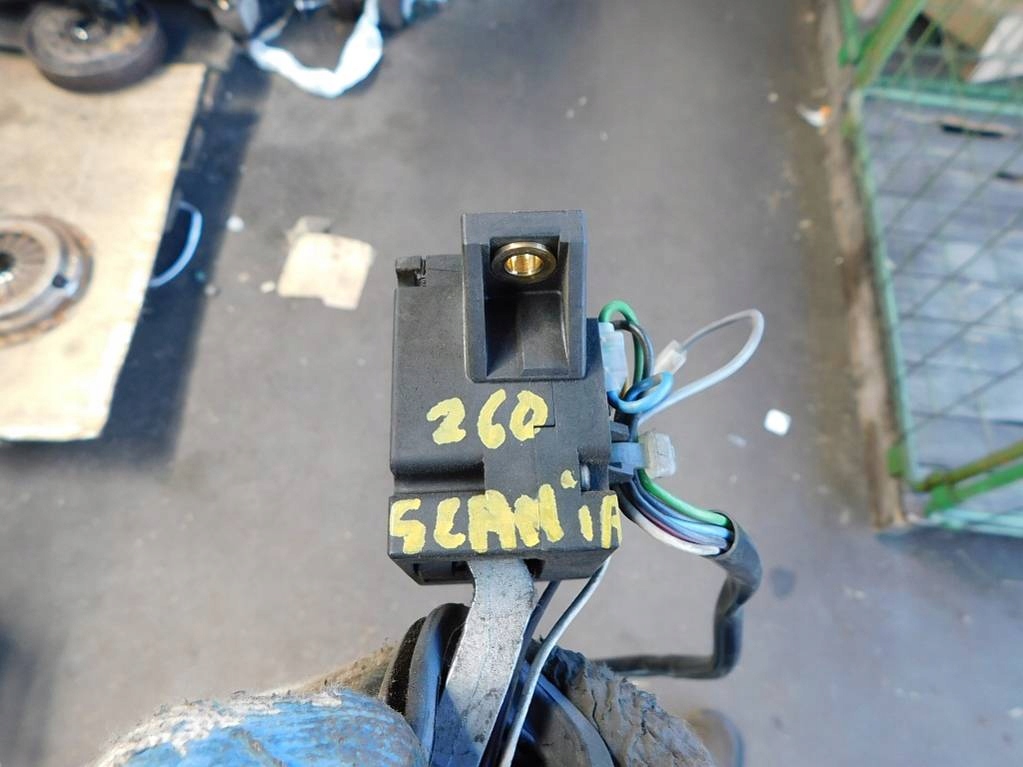 фото №8, Scania p94 260km 2000r переключатель поворотники