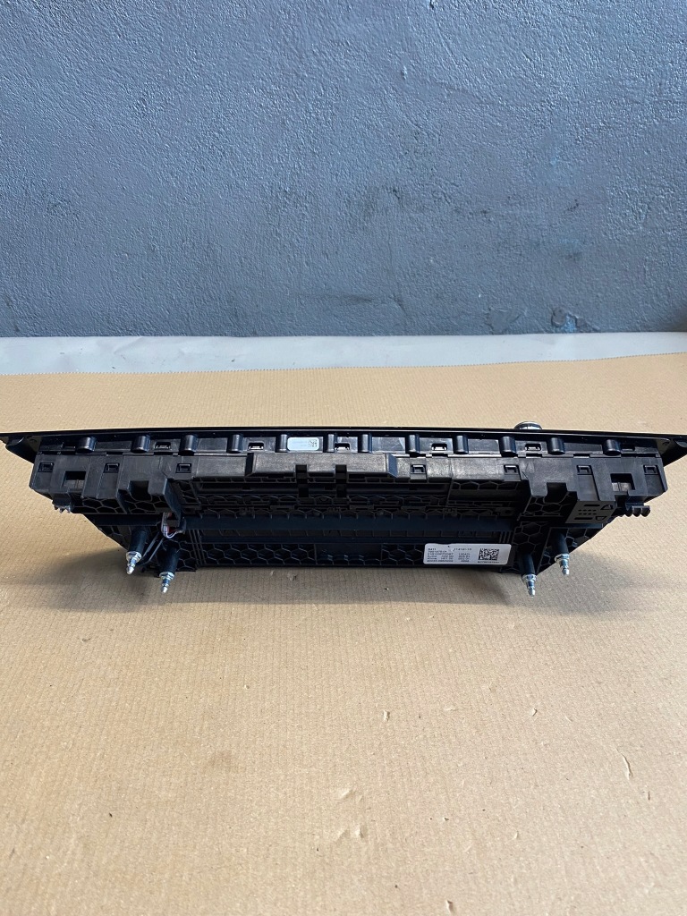 фото №4, Bmw g01 g02 панель кондиционера 7951975