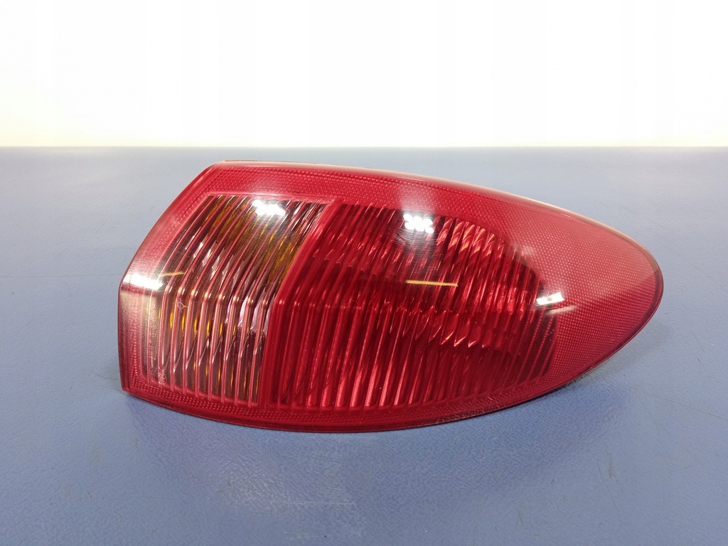 фото №1, Alfa romeo 147 лампа задня права зовнішня 46556347