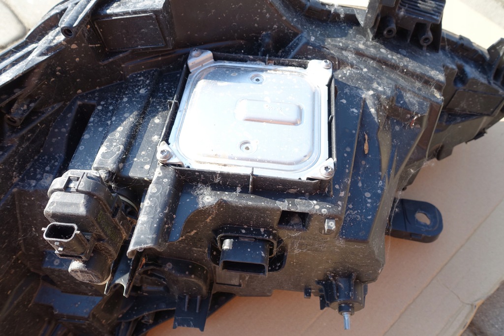 фото №5, Renault clio v лампа передня права full led 260100902r