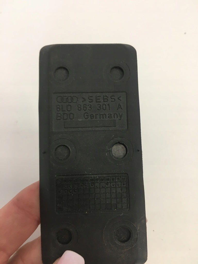 фото №15, Гумка тунель бардачка audi a3 8l lift 8l0863301a