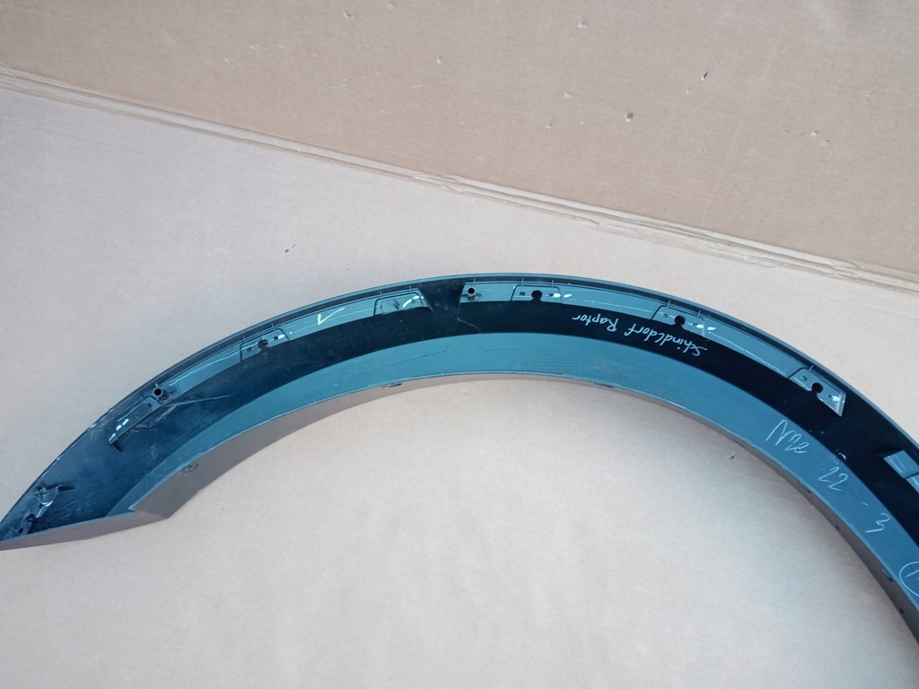 фото №10, Ford ranger raptor права молдинг крила перед