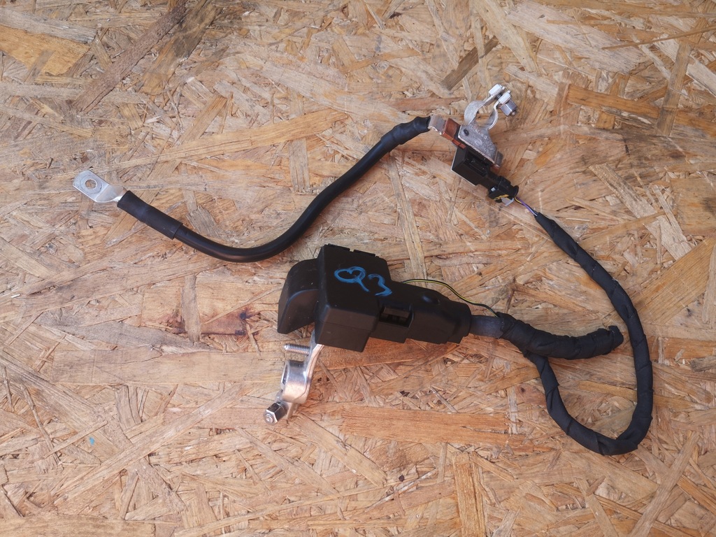 фото №1, Audi q3 83a клемма минусовая