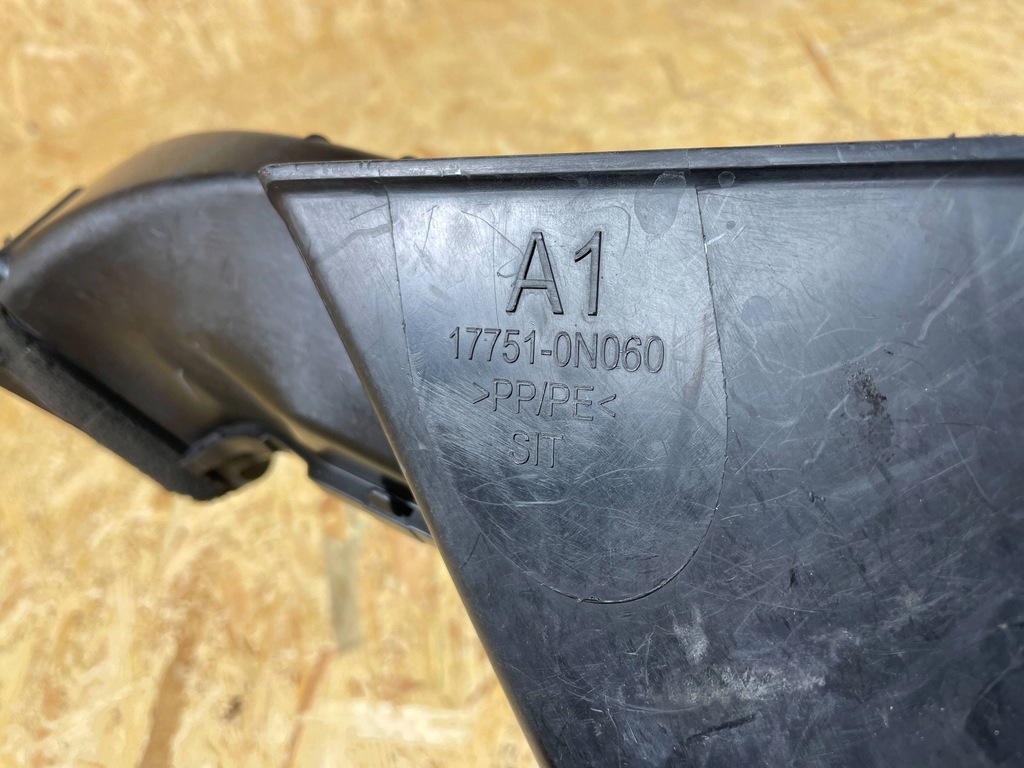 фото №15, Впуск воздухозаборник резонатор воздуха toyota auris ii 1.4 17751-0n060 2012-