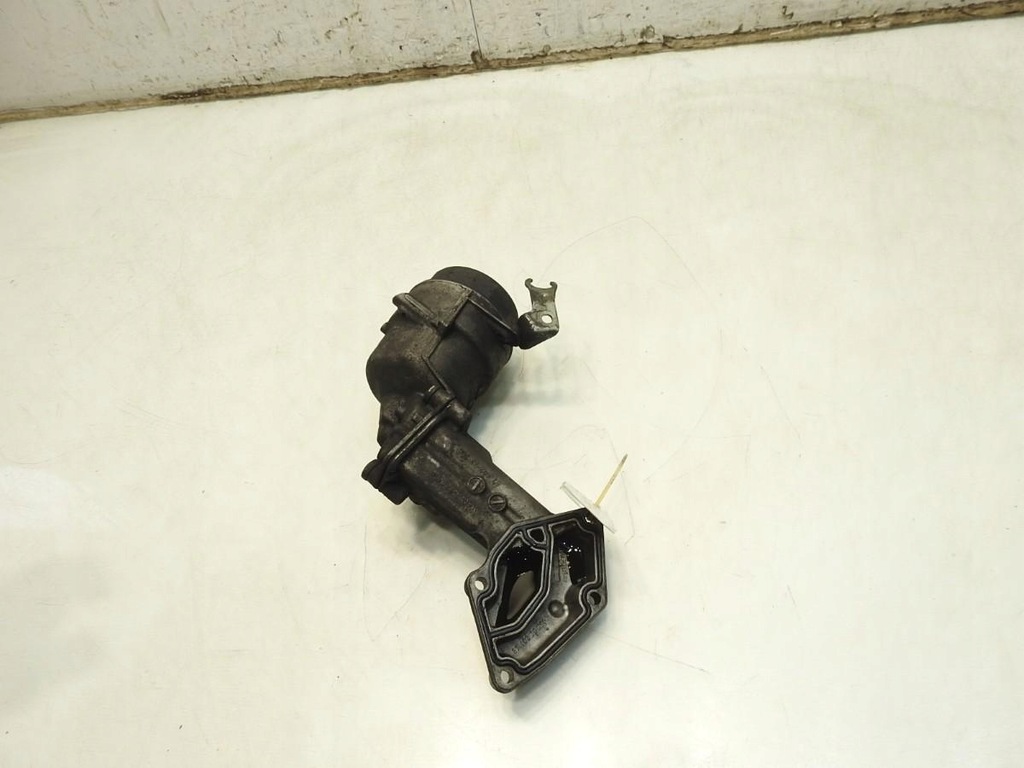 фото №3, Корпус фильтра масла mercedes r w251 3.0 cdi v6 a6421800010