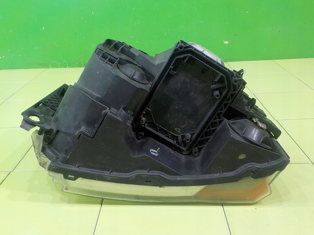 фото №7, Land rover discovery iii 3 2.7 tdv6 07r 5d лампа правая перед xbc500022