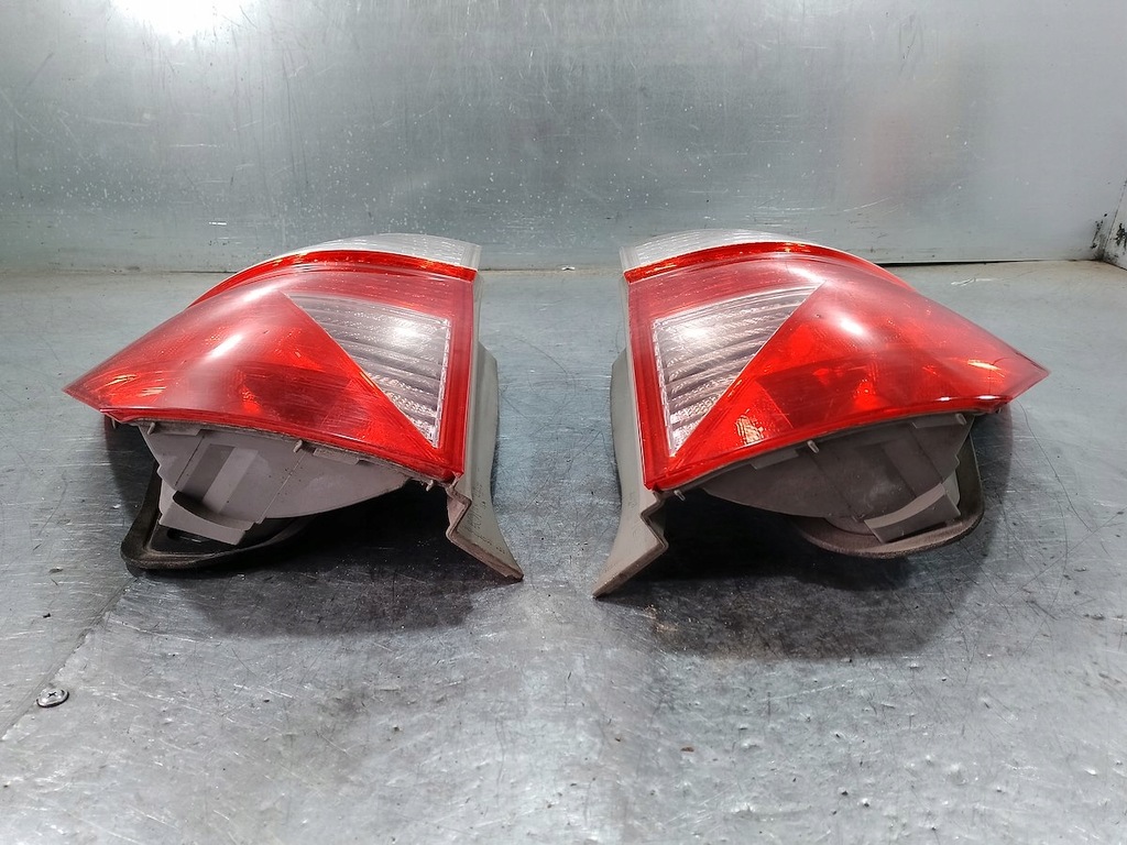 фото №12, Лампи задня комплект honda fr-v