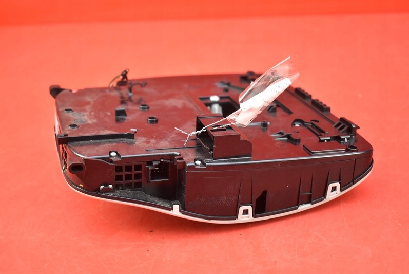 фото №3, Лампа освещение салона mercedes e-klasa w213