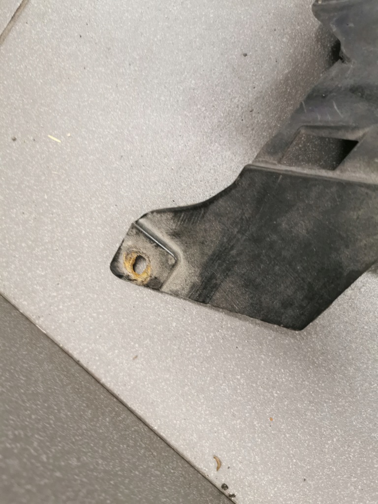 фото №8, Верхний кронштейн бампера перед audi a8 d3 lift