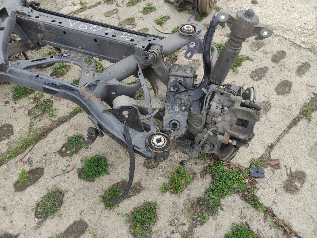 фото №6, Volvo v60 ii 2.0 d3 подрамник поворотный кулак подвеска задняя задние балка