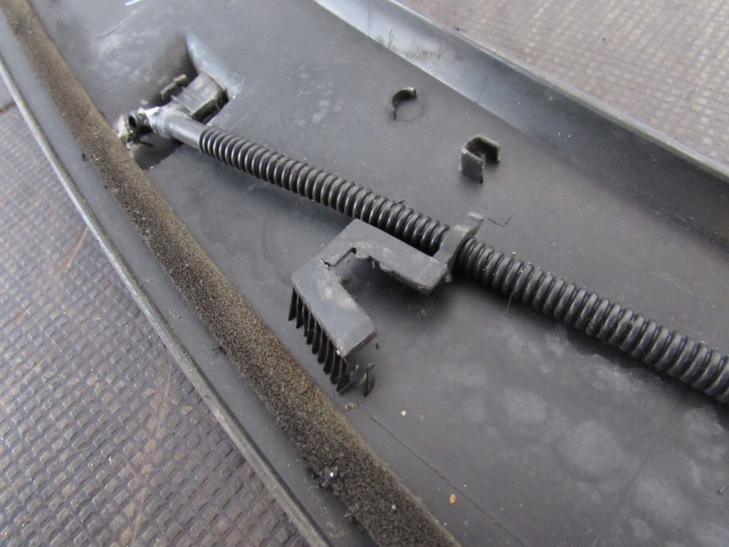 фото №8, Молдинг омивача скло лобове 96861922 peugeot 5008 i 09-13 r.