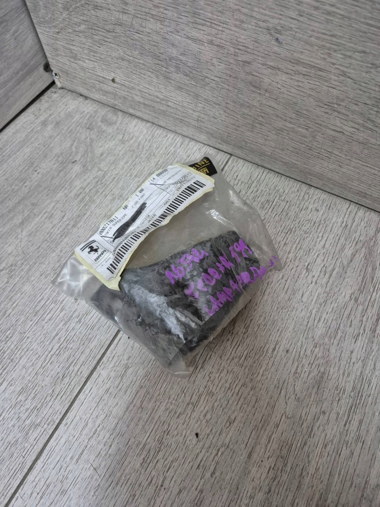 Купити 16542. ferrari 599 кронштейн лампи праве 217811