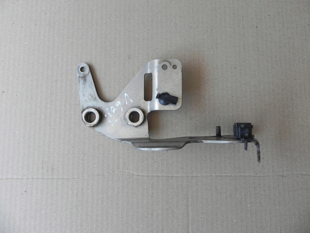 фото №1, Volvo v60 s60 ii 2.0d кронштейн катализатора 31439562