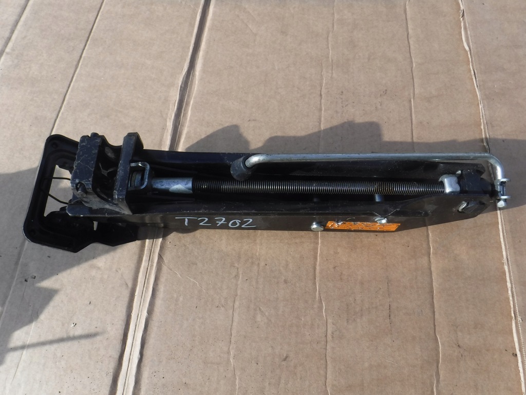 фото №1, Домкрат подъемник audi q5 8r0011031