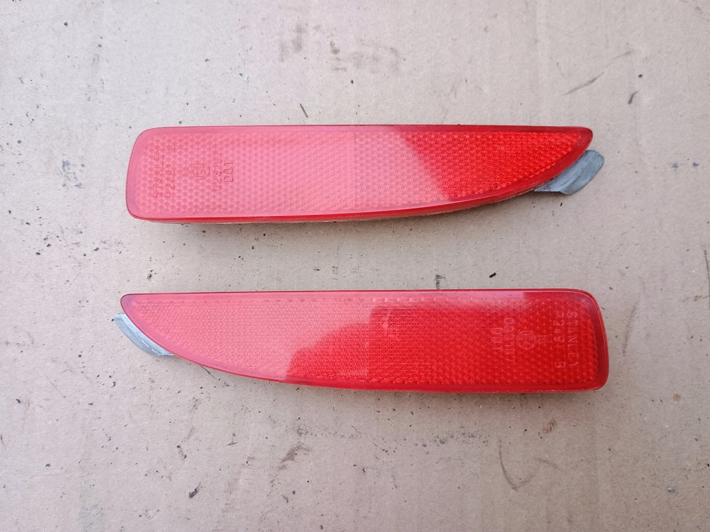 фото №1, Отражатель бампера задняя mazda 3 bk