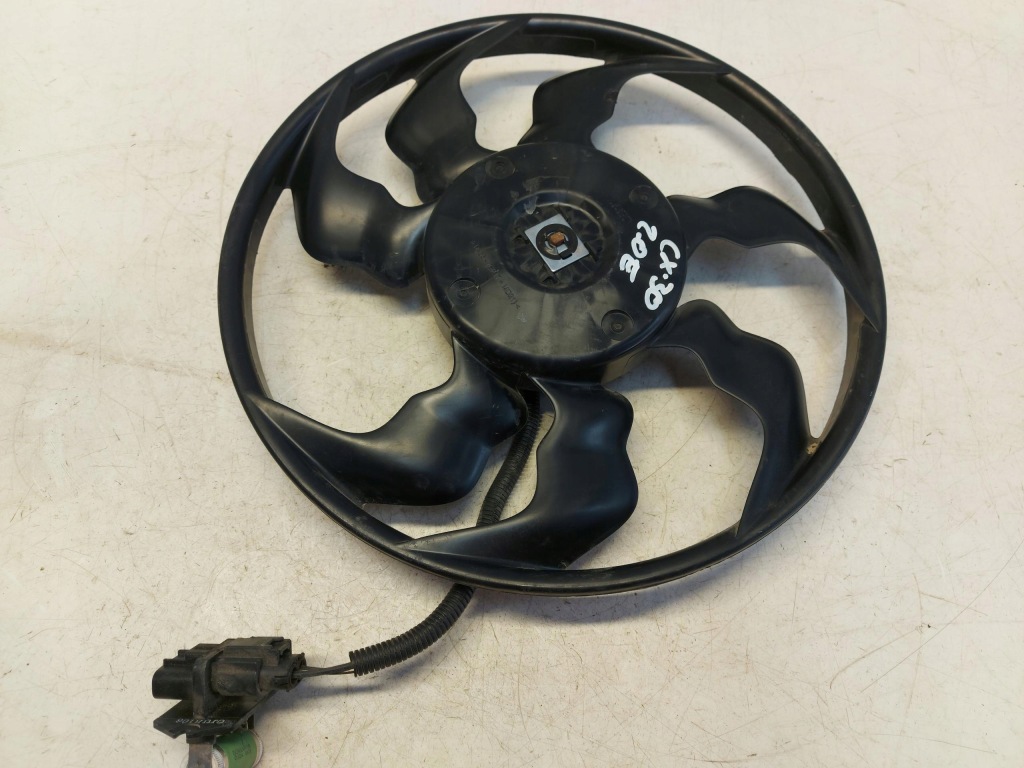 Купити Mazda cx30 вентилятор радіатора a005579