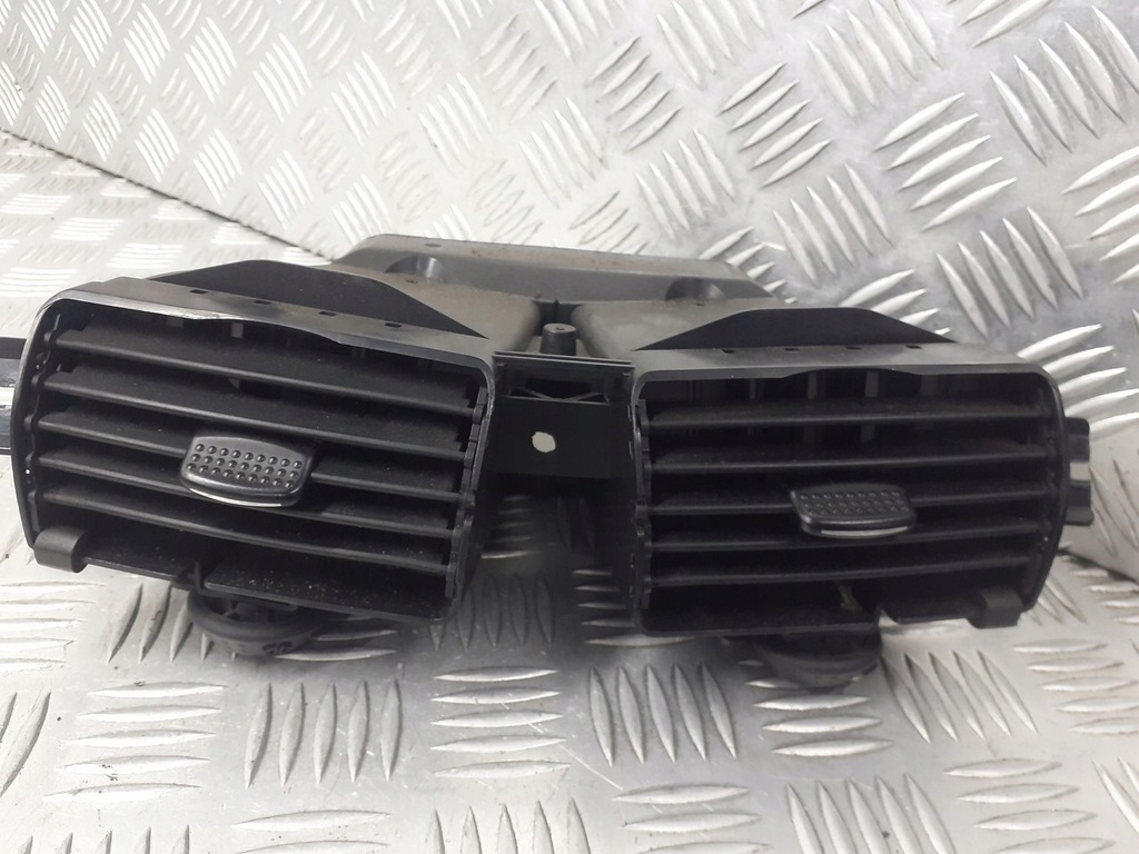фото №1, Решётка средняя обдув mercedes w168 1688300054