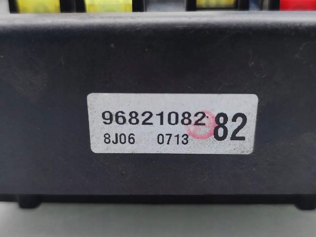 фото №7, Chevrolet captiva рамка / модуль запобіжників 2.0 d 4wd дизель 9682108282