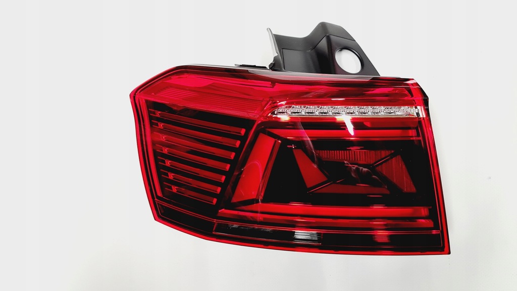 фото №4, Vw passat b8 r-line variant лампи задня led dynamic