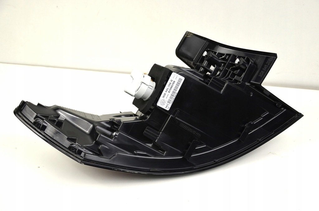 фото №15, Vw arteon fl iq light комплект лампа задняя led идеальное состояние 3g8945207q 3g8945307aj