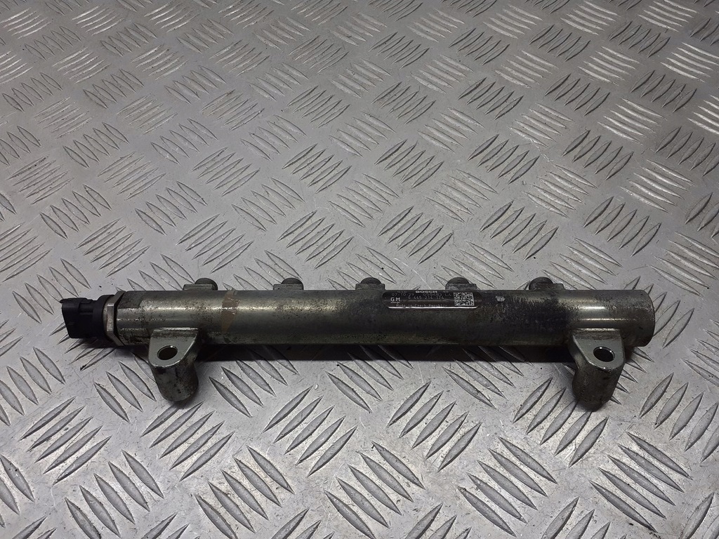 фото №1, Молдинг упорскування chevrolet captiva 2.2 d 0445214174