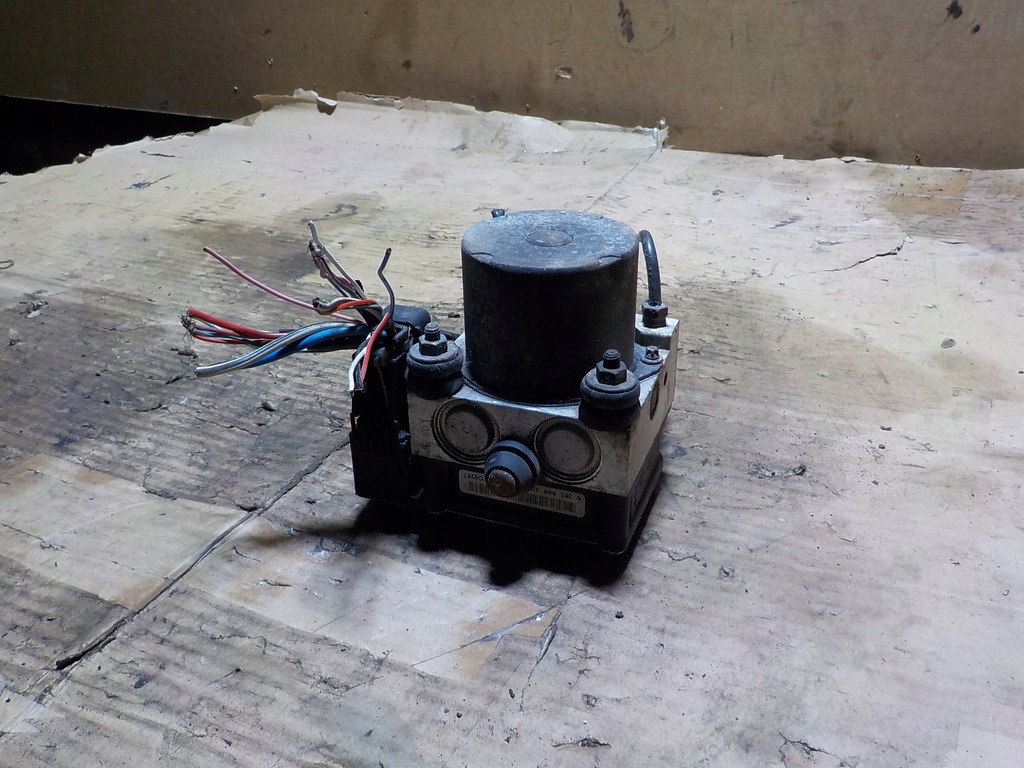 фото №7, Насос abs toyota avensis t25 03r 0265231327