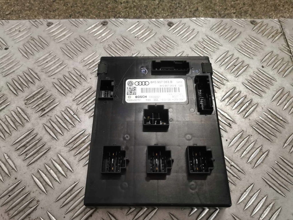 фото №1, Модуль комфорту audi оригінальний номер 8k0907063b