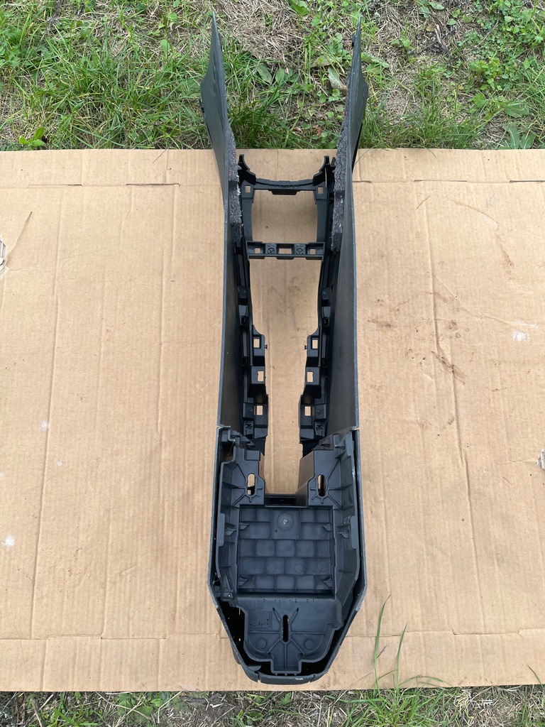 фото №8, Peugeot 2008 i туннель средний подлокотник