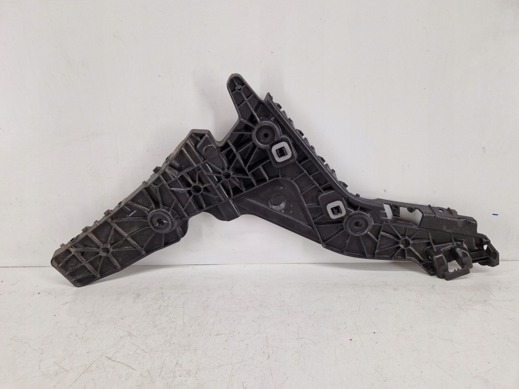 Audi e-tron 4ke напрямна кронштейн бампера заднього задня праве Ціна