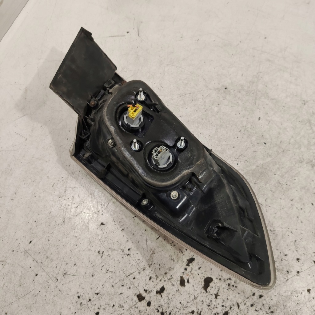 фото №1, Mazda 3 ii 2008 права сторона лампа задня