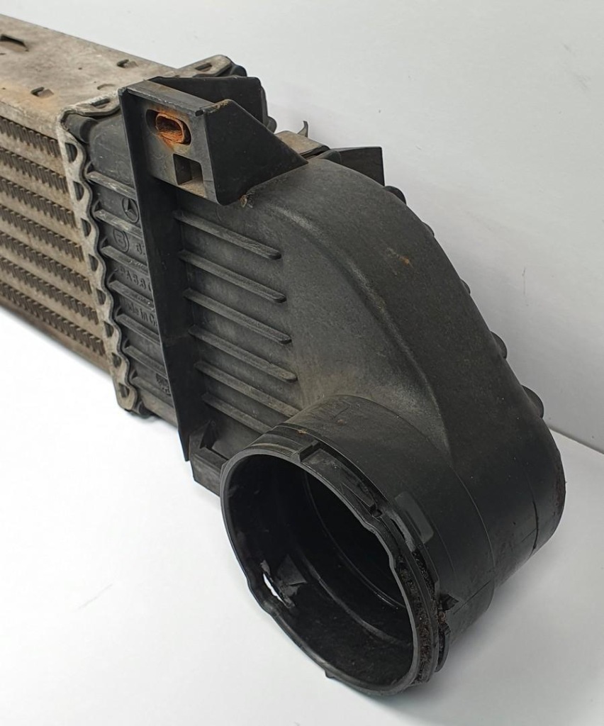 фото №2, Радиатор интеркулер mercedes w220 3.2 cdi a2205000000