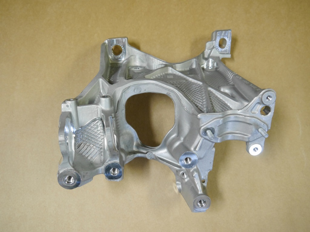 фото №1, Audi a4 a5 8w кронштейн кронштейн правая 8w0399296d