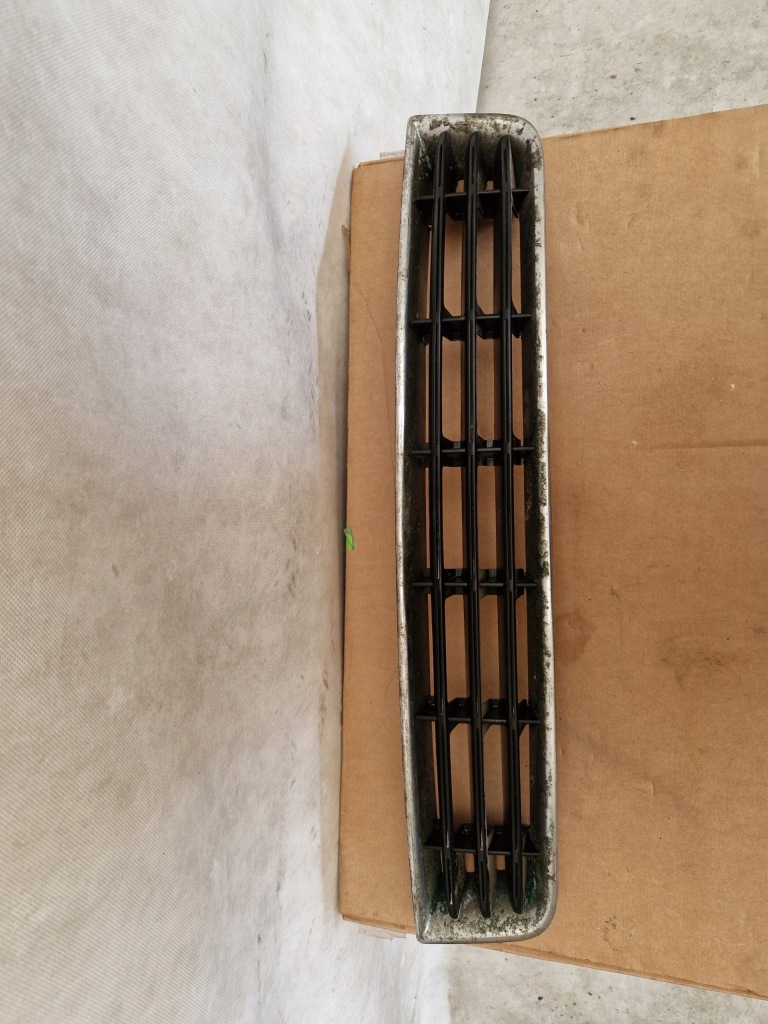 фото №1, Решітка бампера audi a8 d4 4e малий решітка радіатора