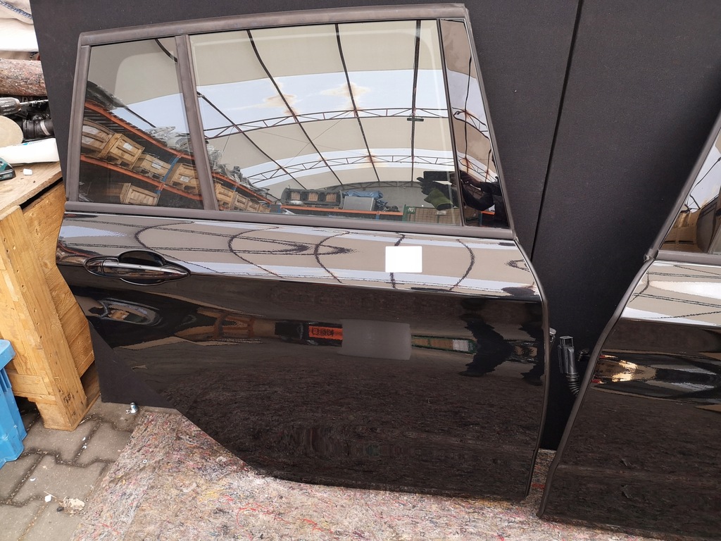 фото №1, Bmw 2 f46 gt дверь правое задние правый задняя 475