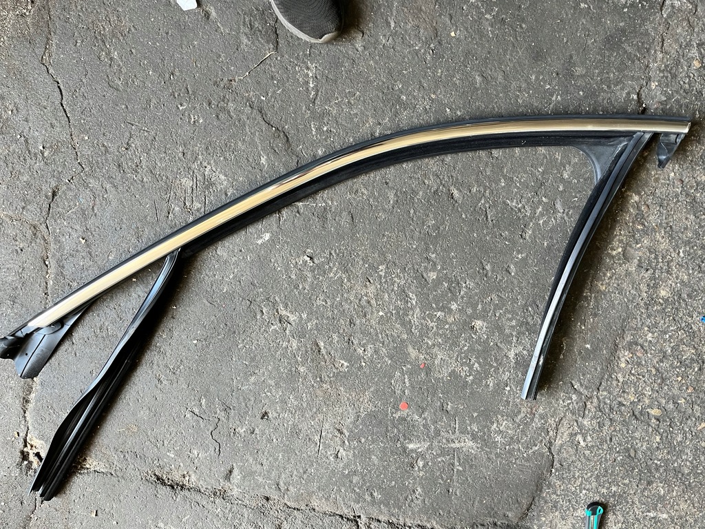 фото №1, 88 alfa romeo giulia молдинг дверь хром передняя l