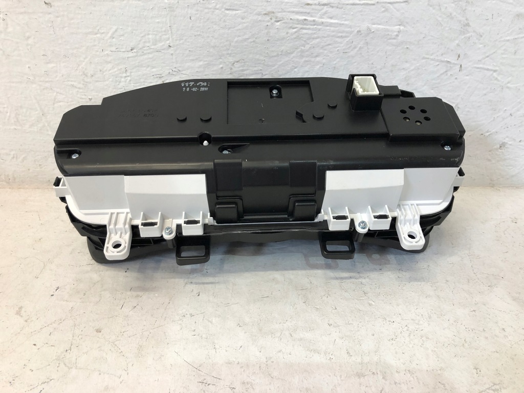 фото №7, Volvo v40 приборная панель 12-