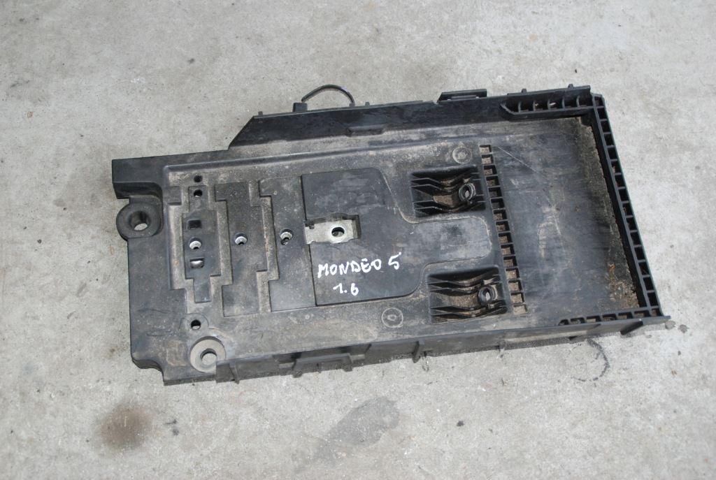 Купити Mondeo mk5 hb основа акумулятор dg93-10723-ae