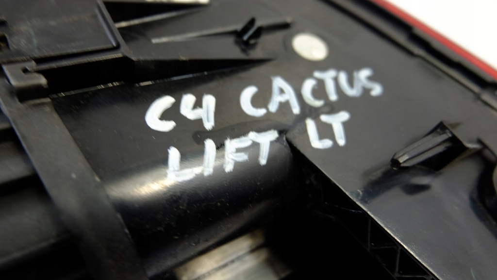 фото №8, Citroen c4 cactus lift лампа левый задняя 9821349980