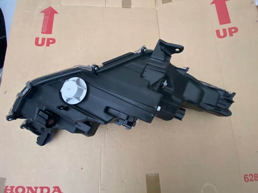 Toyota yaris 4 iv p21 2020- фара ліва full led Оригінал