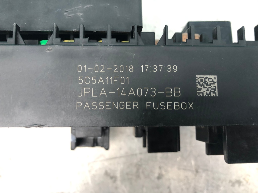 фото №2, Land rover discovery v l462 коробка запобіжників