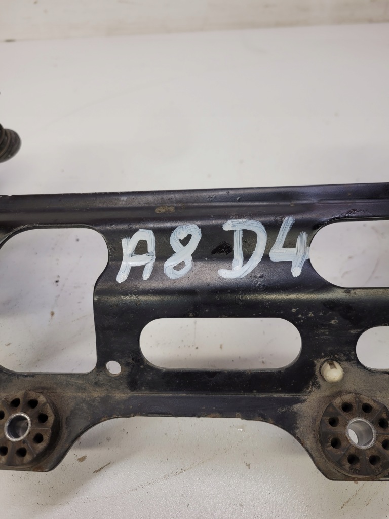 Кронштейн компресор підвіска audi a8 4h0698999 Зі Шроту