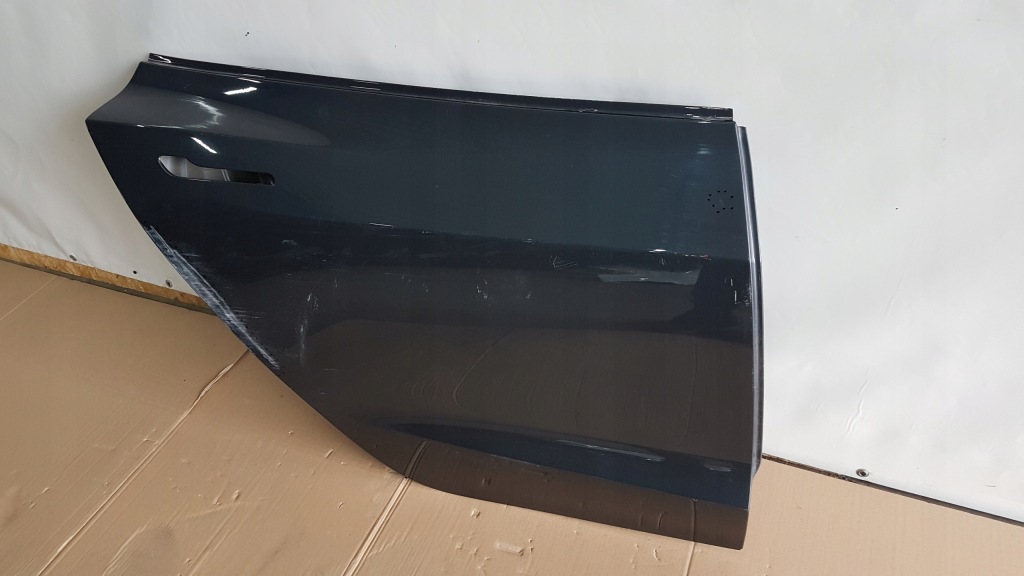 Дверь задний  правое tesla model 3 17- Оригинал