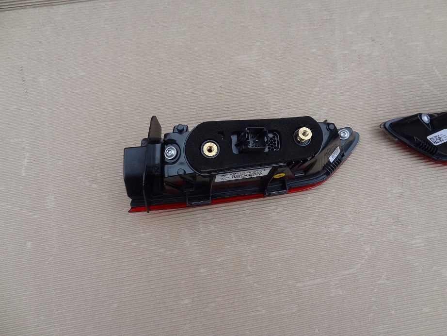 фото №6, Комплект левая правая лампа крышка багажника задняя 57a945307d 57a945308d skoda karoq lift