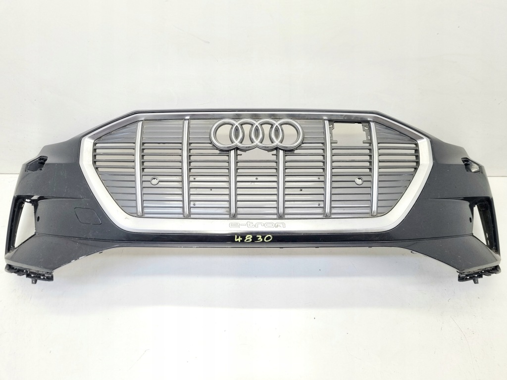 Купити Audi e-tron 4ke бампер перед передній решітка радіатора