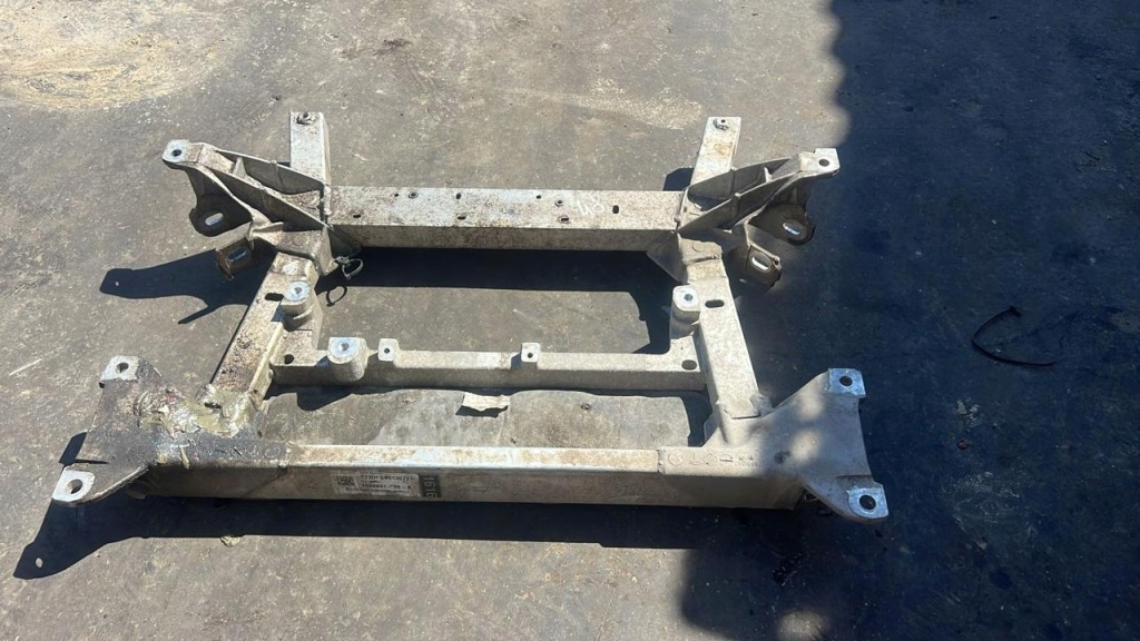 Усилитель поперечный tesla model x 2019 с передний 104880100a Оригинал